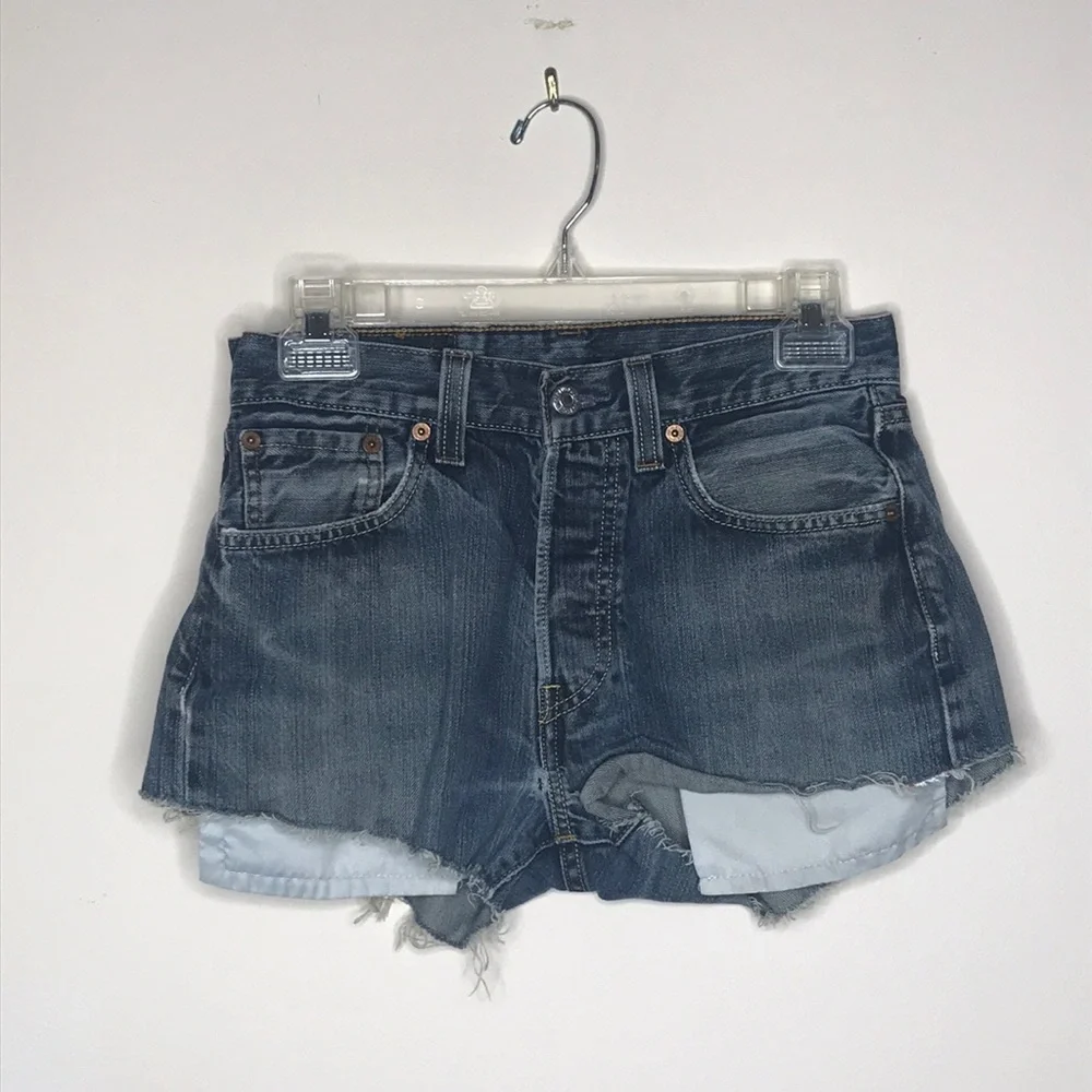 Levi 501  distressed shorts 28 Waist
