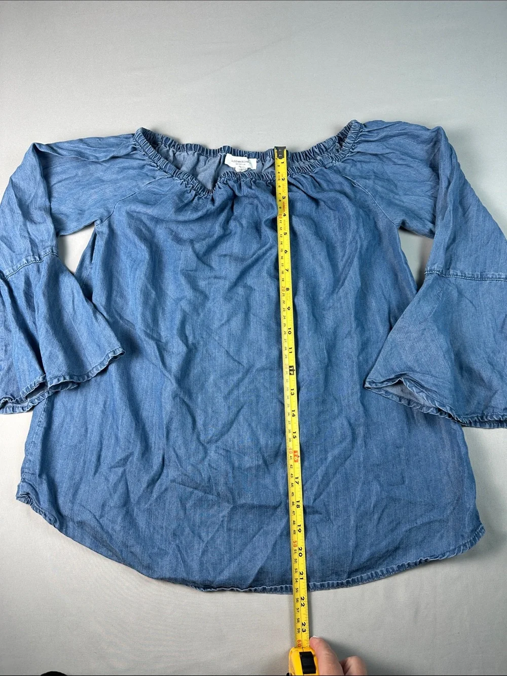 Women’s Long Sleeve Shirt Lightweight Chambray Off-Shoulder Blue Bell Sleeve