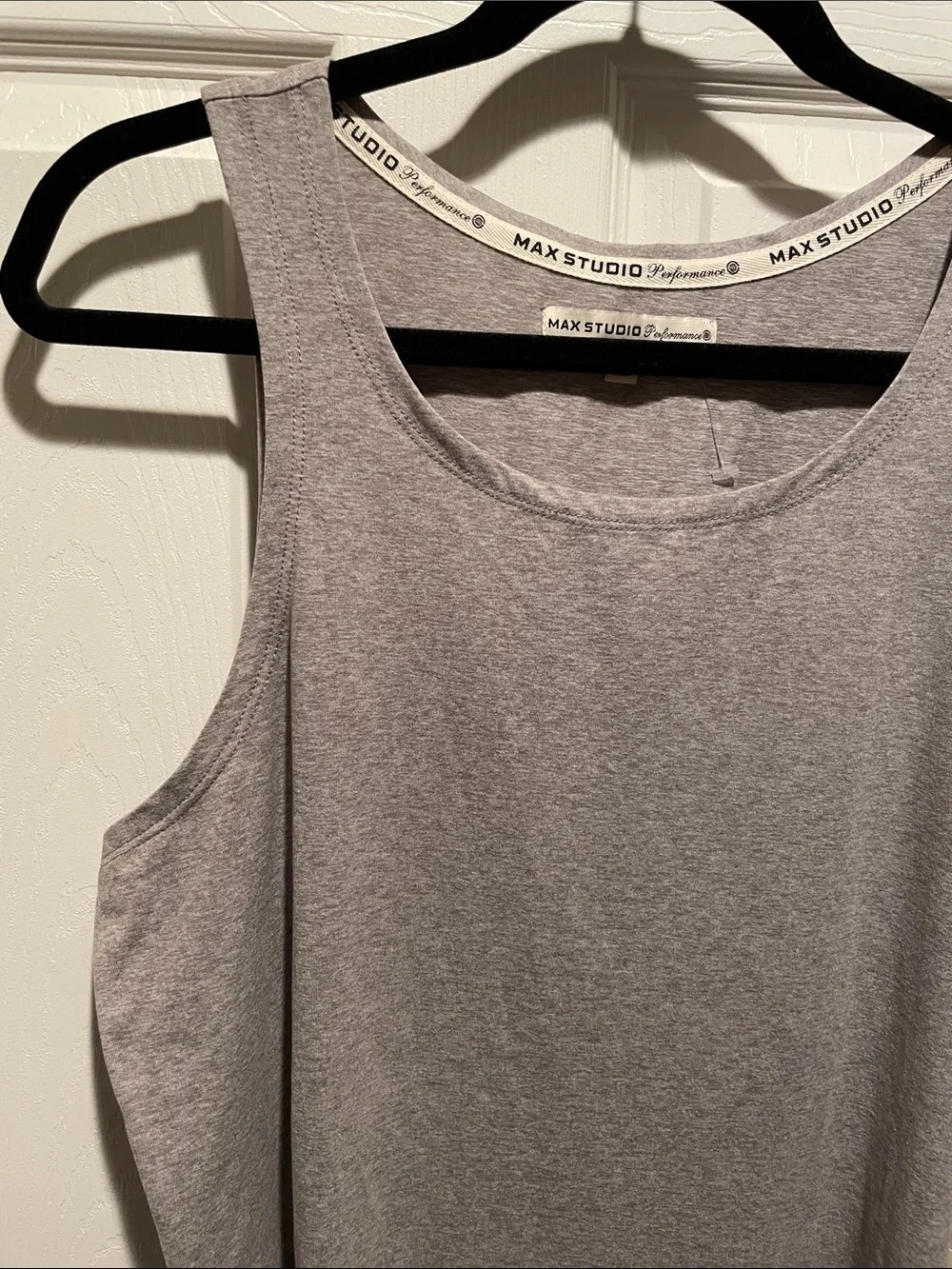 Max Studio Performance Lila tank top