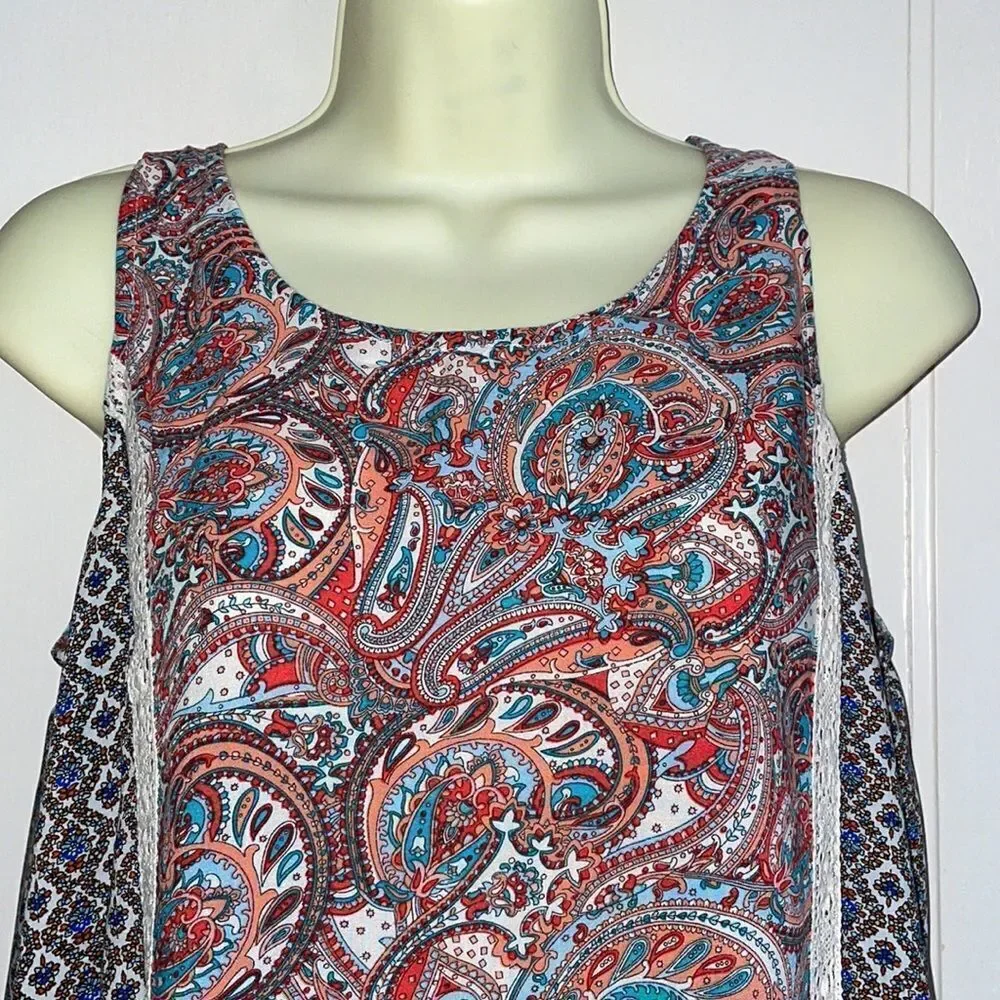 Umgee paisley lace