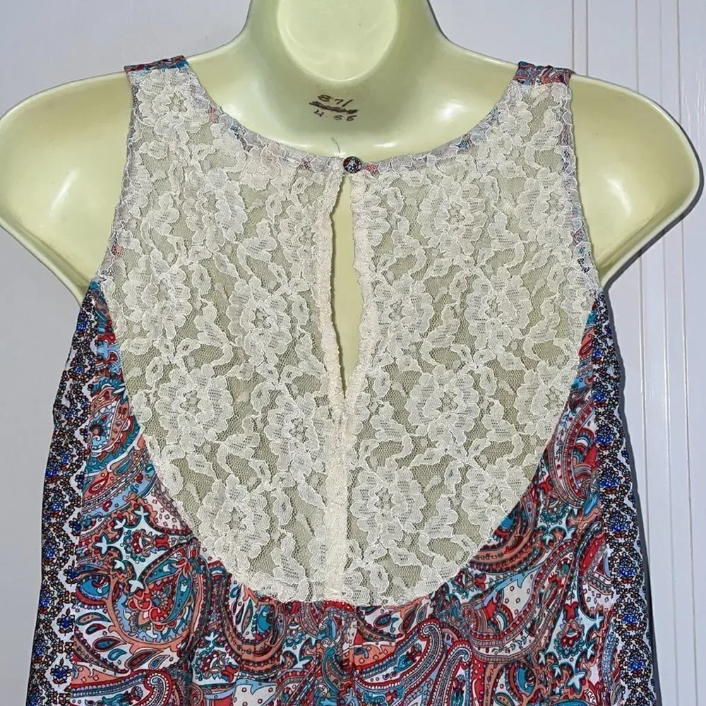 Umgee paisley lace