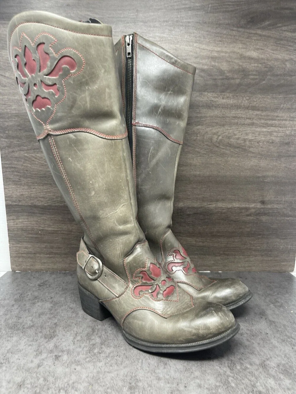 N/A born boots
