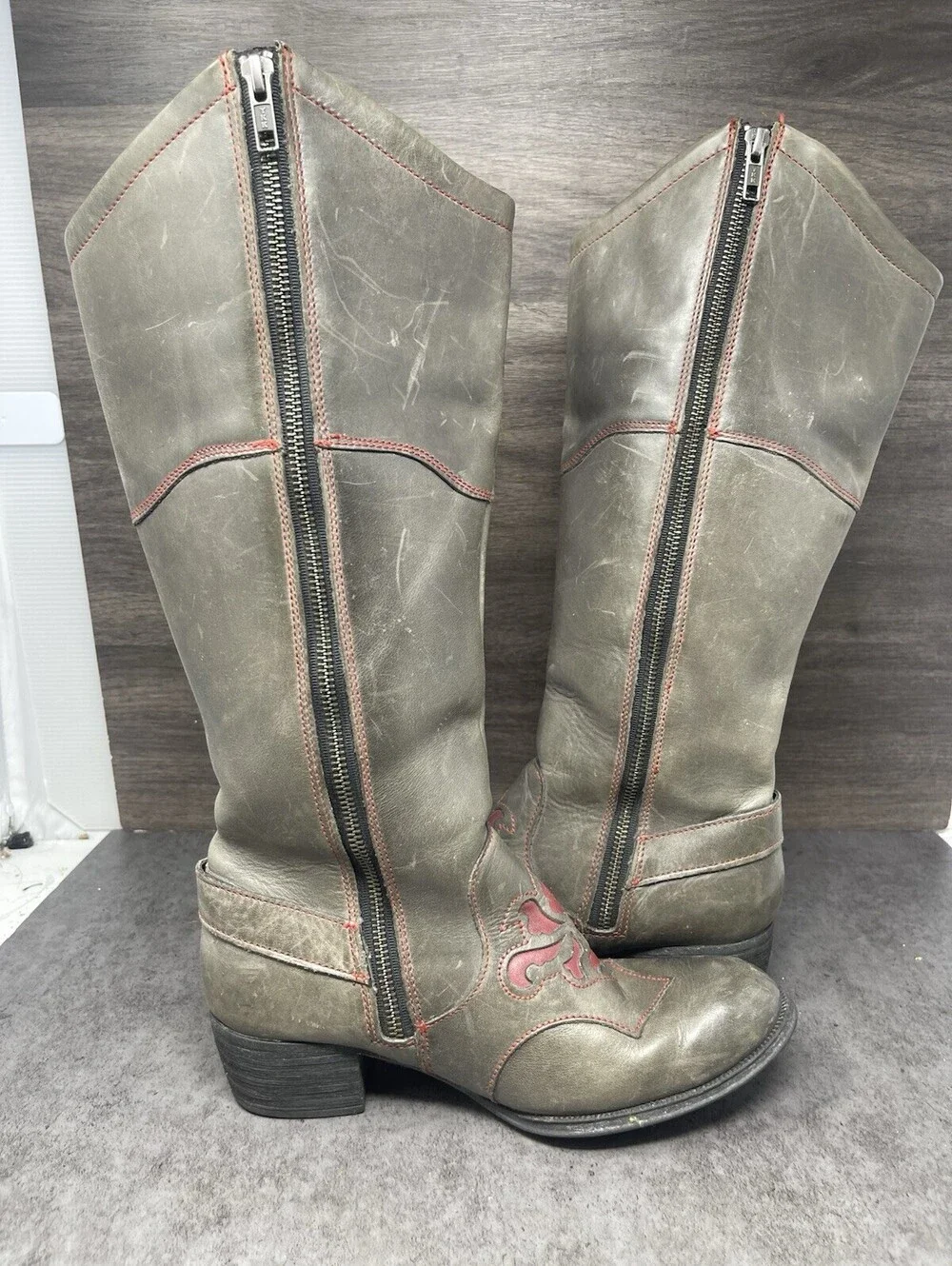 N/A born boots