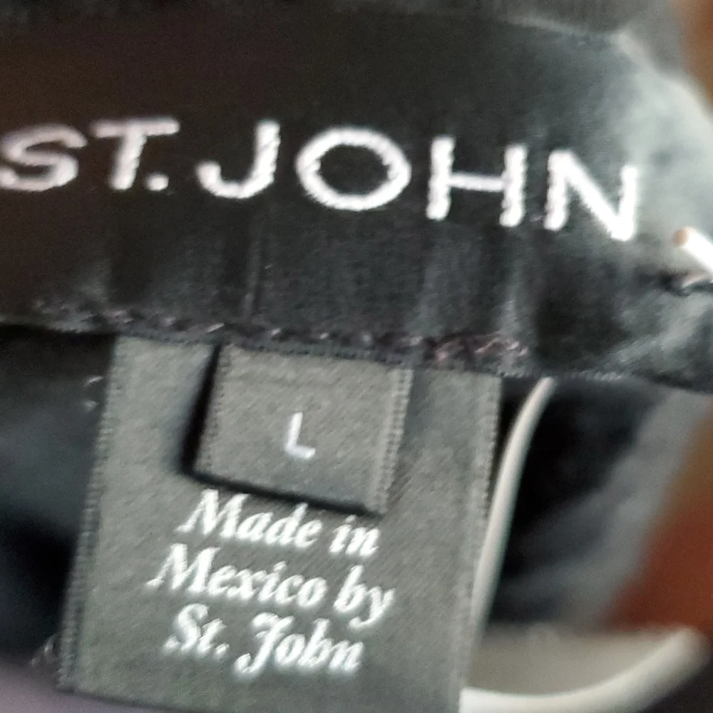 St. John 22 armpit
