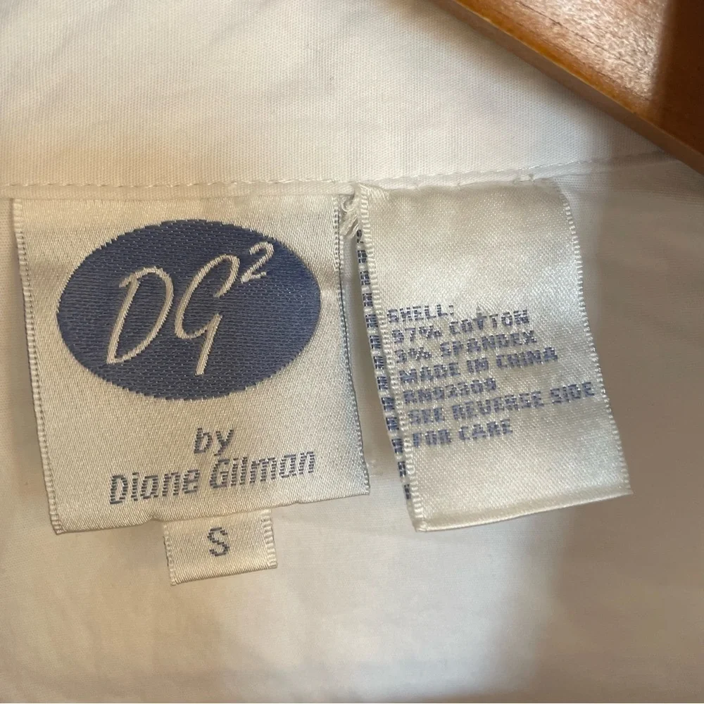 DG2 Diane Gilman Women’s Fitted White Button Down 3/4 Sleeves Shirt Blouse Small