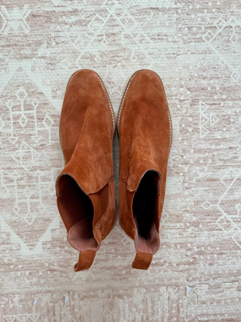 Anthropologie Silent D Unika Chelsea Boots your comfortable sole