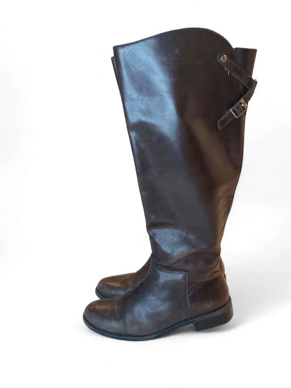 Vince Camuto sleek knee