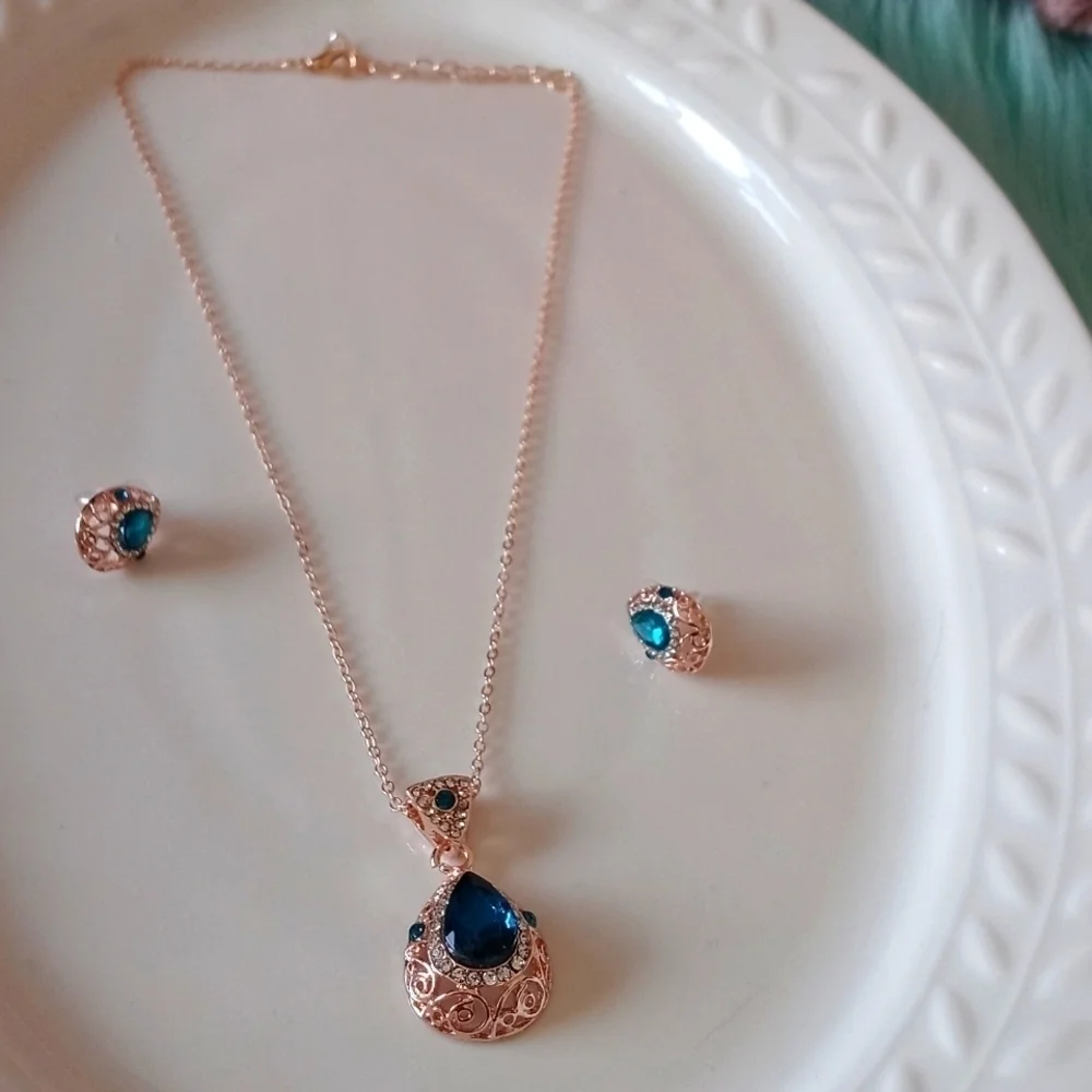 N/A new necklace