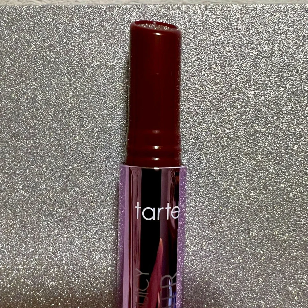 Tarte Maracuja Juicy Burgundy Lip Balm Gloss. Color Burgundy.