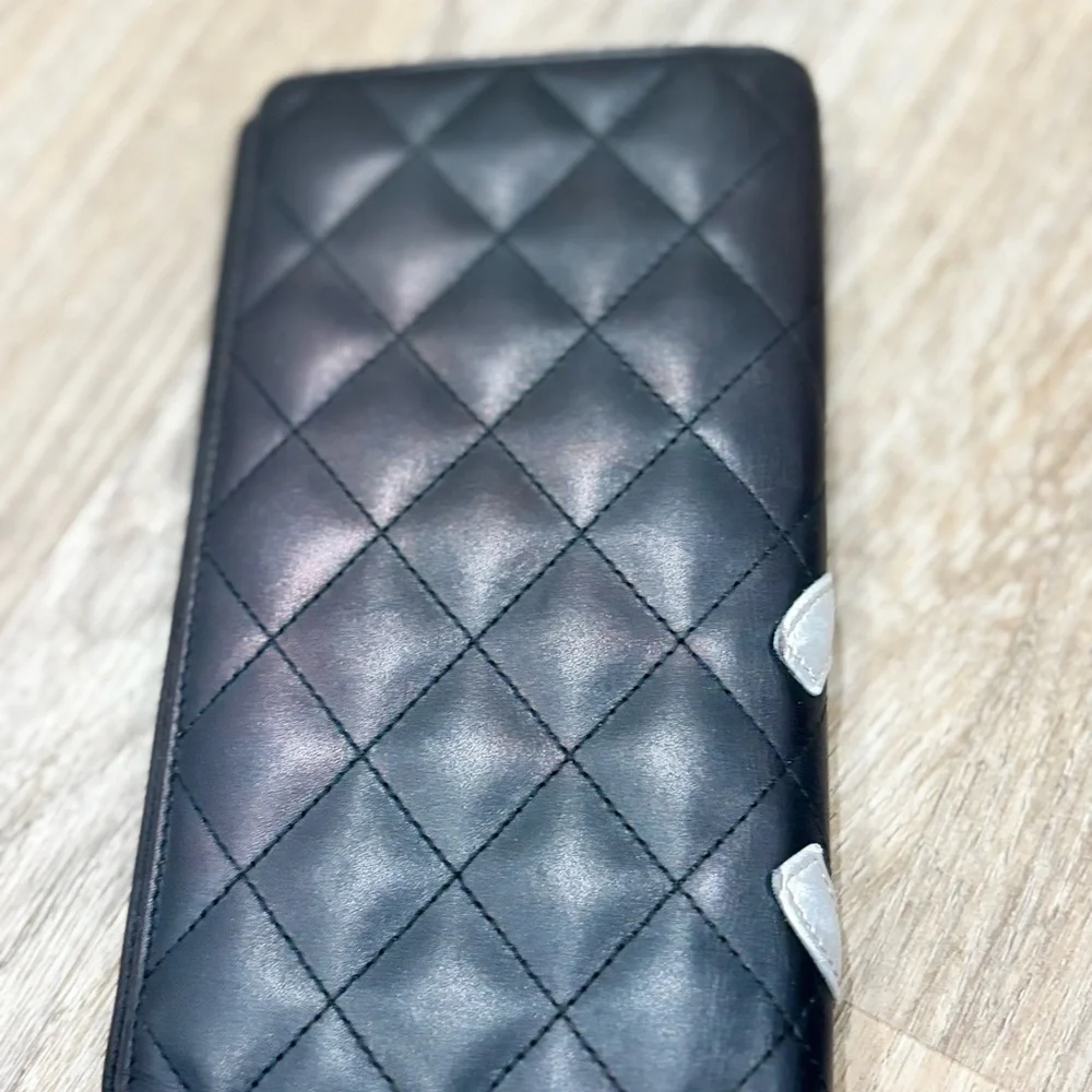 CHANEL chic wallet