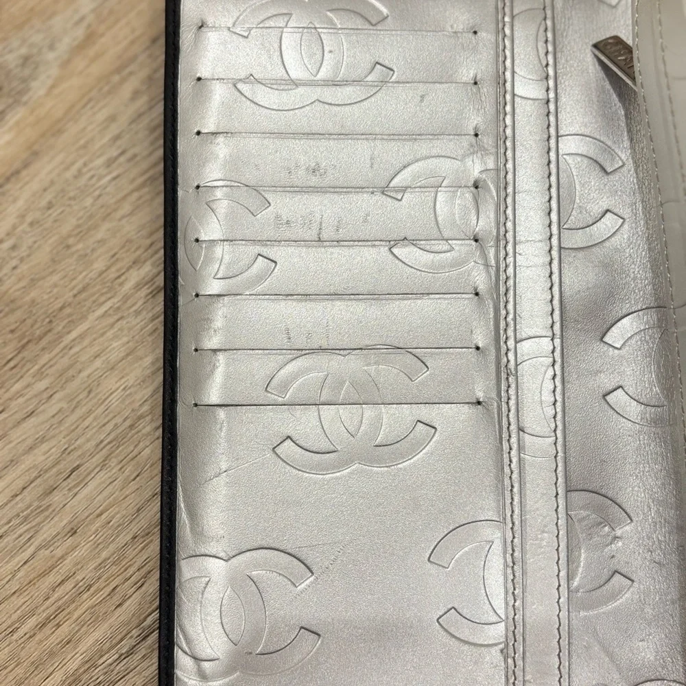 CHANEL chic wallet