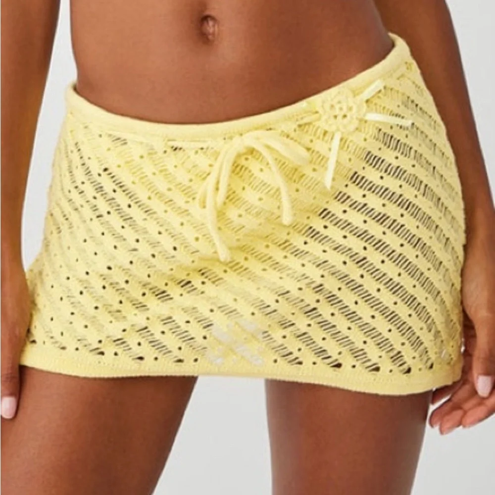 Frankie’s Bikinis NWT Daffodil Yellow Crochet Beach Mini Skirt, M