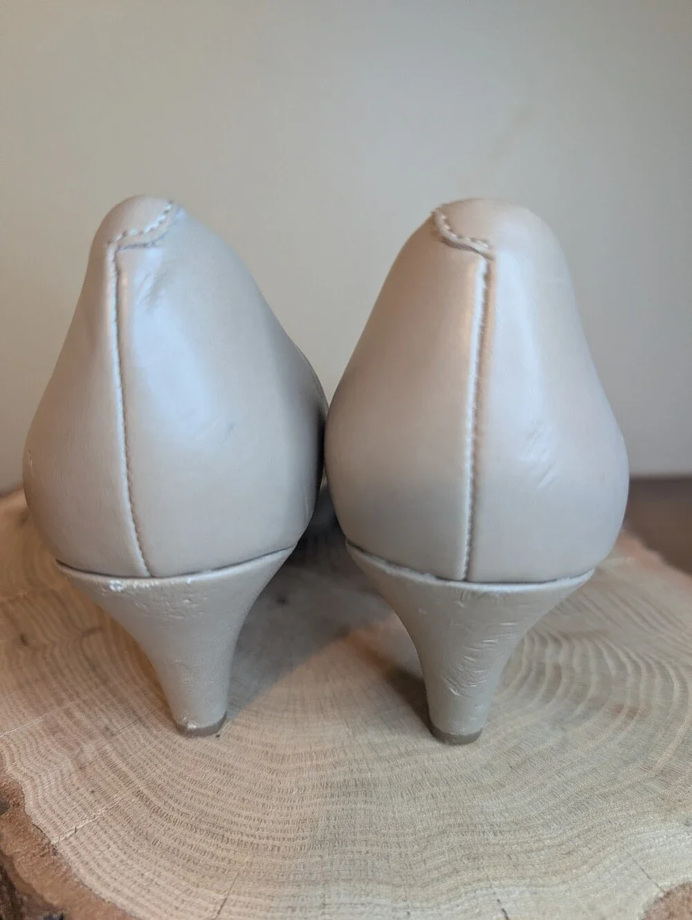 Bandolino patent leather nude pumps peep toe size 9