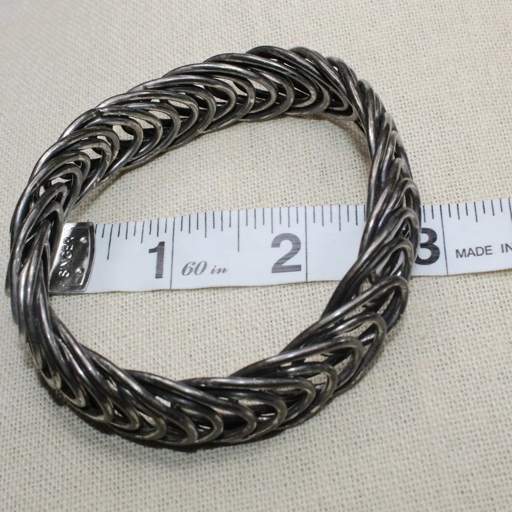 Unbranded this unique