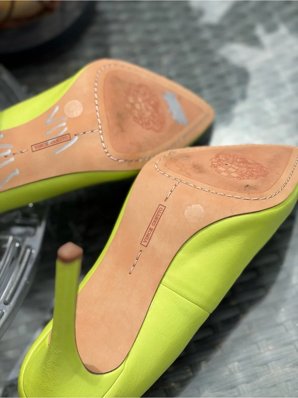 Vince Camuto chartreuse lime