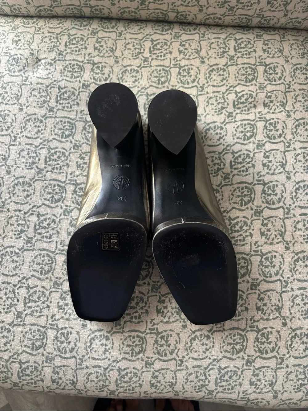COCLICO Metallic Silver Square-Toe Pumps