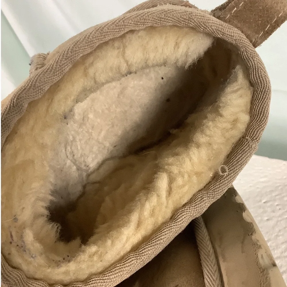 UGG detailing comfort treadlite