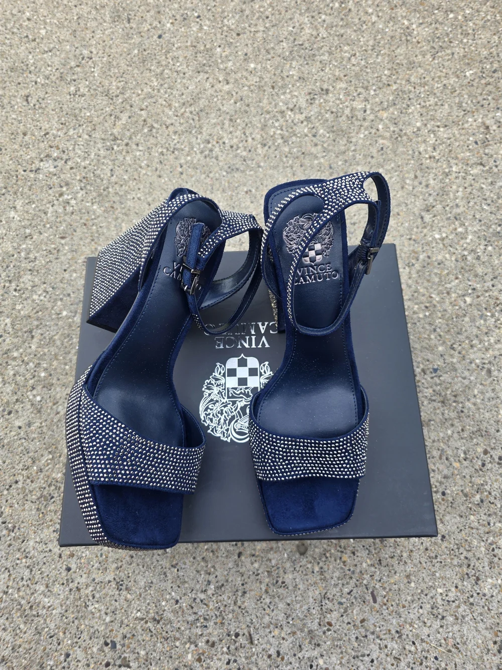 Vince Camuto occasions sandals outings