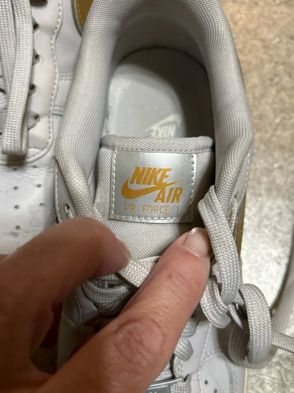 Nike classic low