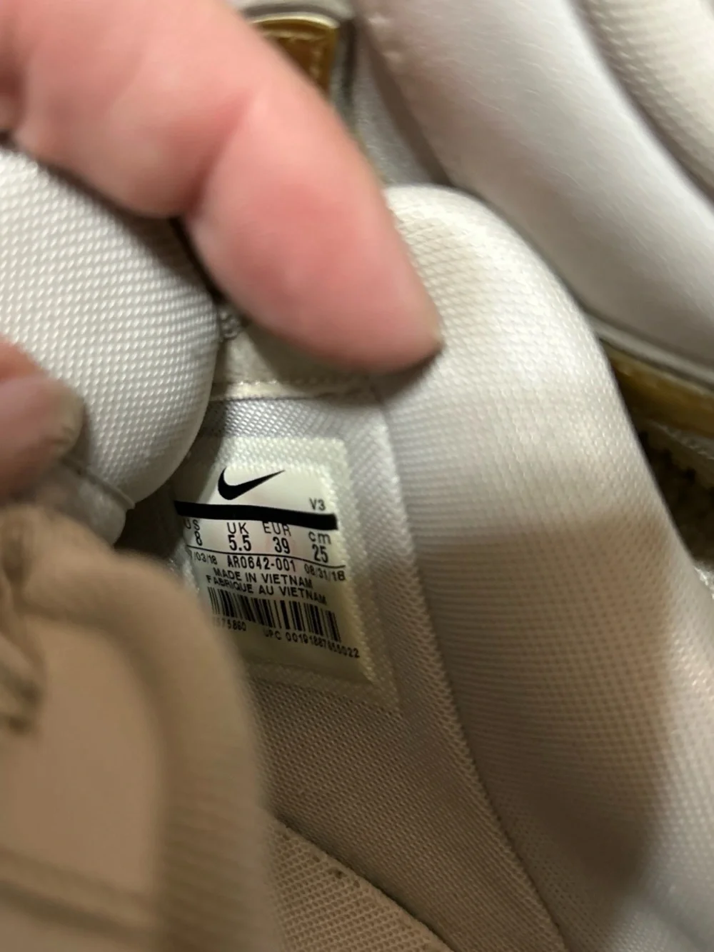Nike classic low