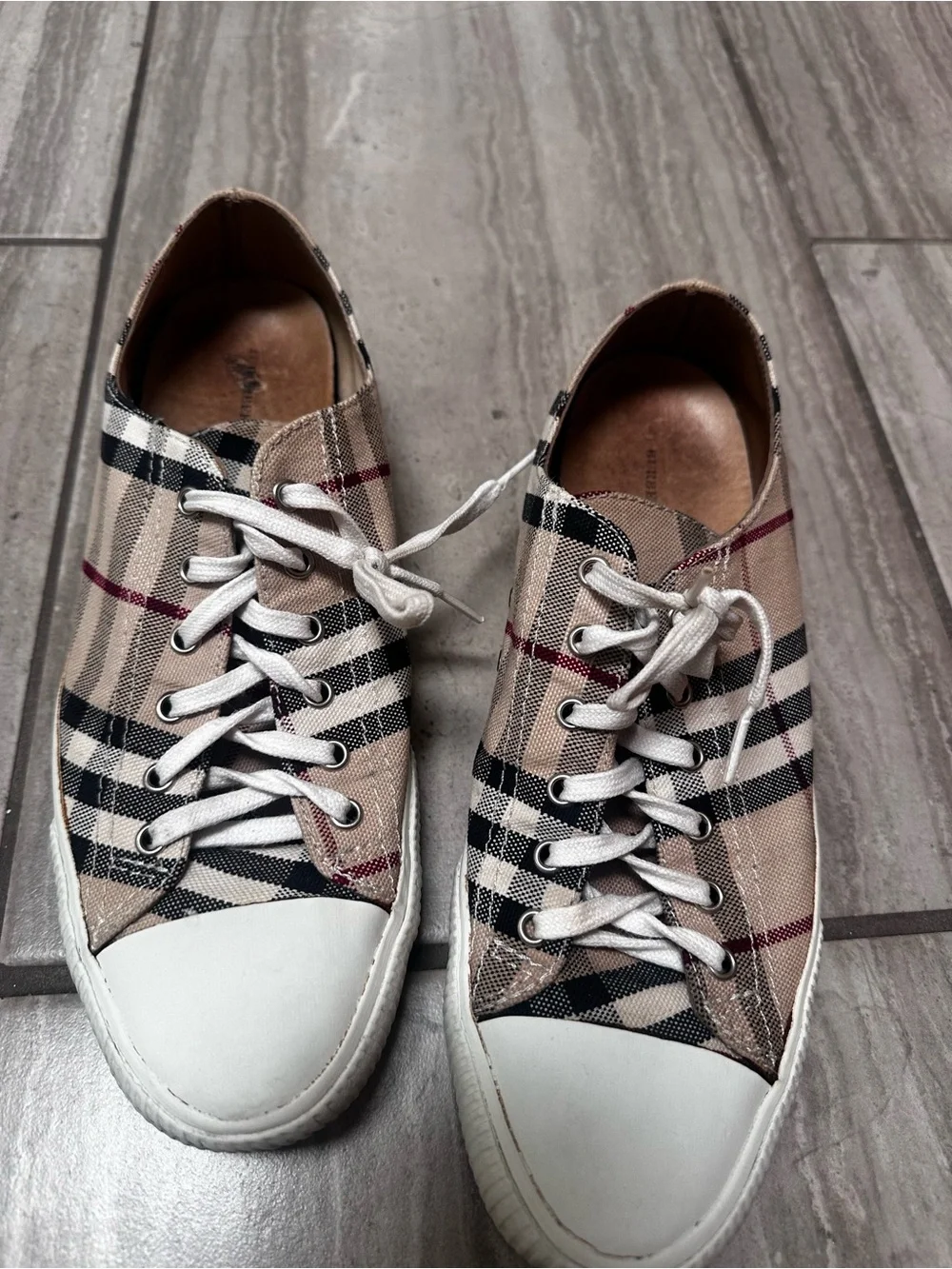 Burberry iconic plaid