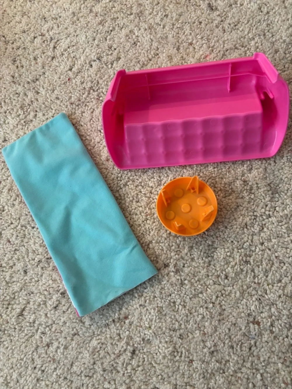 Barbie comes items