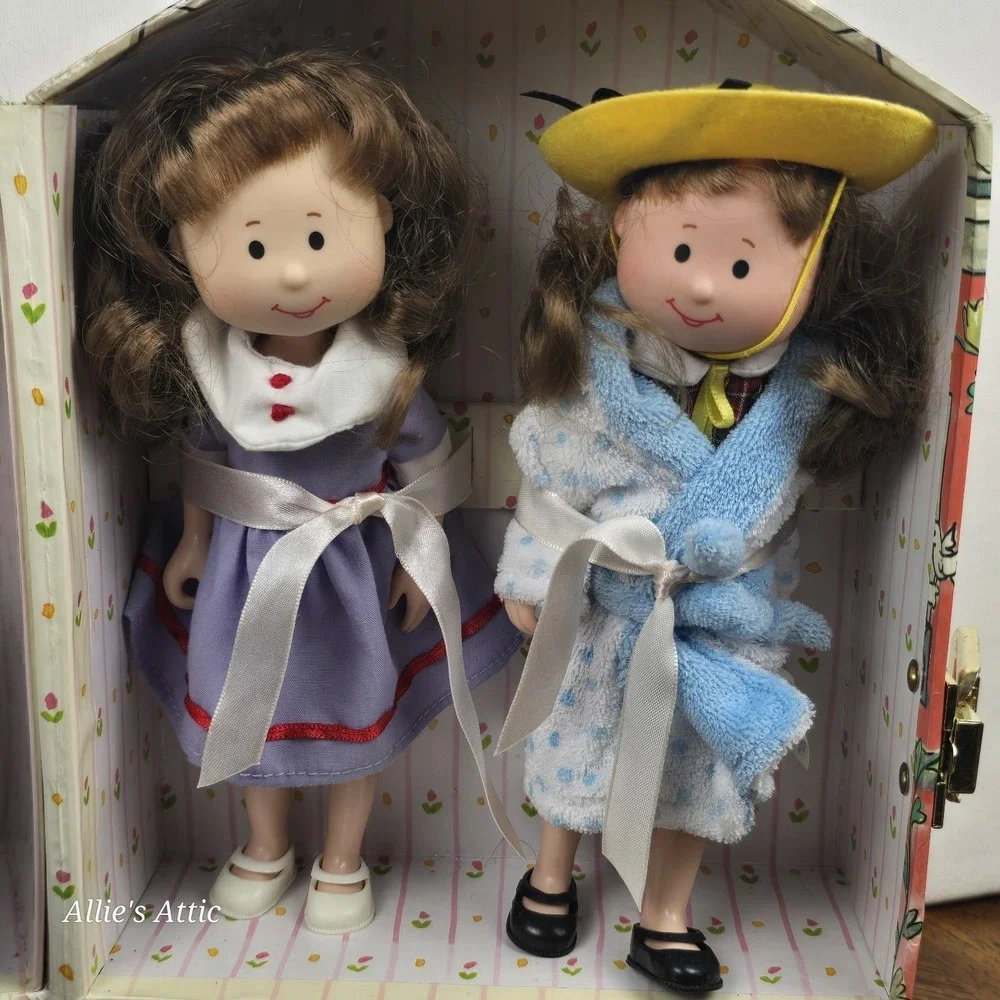 Madeline Doll Case Set Accessories Travel Play House Dress Shoes Hat Bath Hat