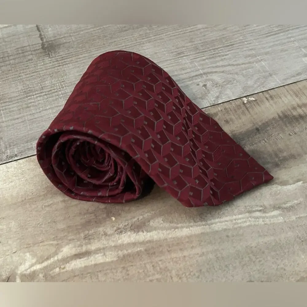 Giorgio Armani maroon wine 100% silk tie geometric pattern luxury men’s accent