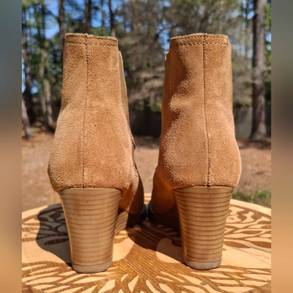 Andre Assous Palmer CognacSuede Wedge Ankle Booties Size 8
