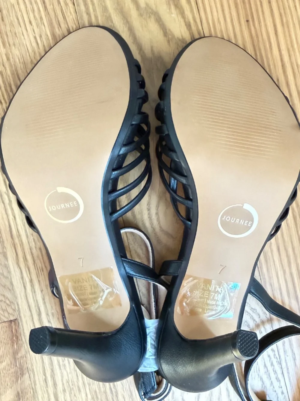 Journee Collection reposhing this