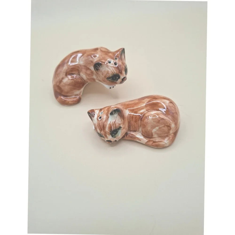Unbranded vintage tabby