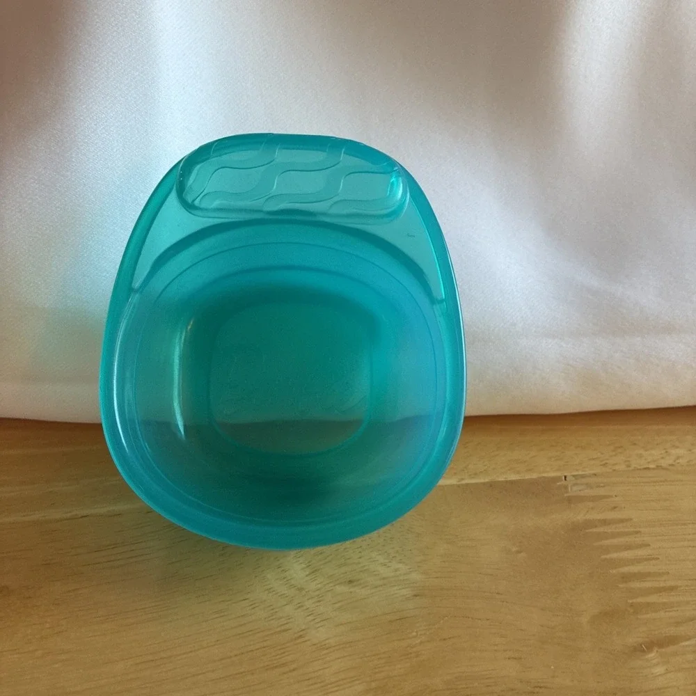 Barbie Mani Pedi Spa Chair And Teal Foot Tub GHN07