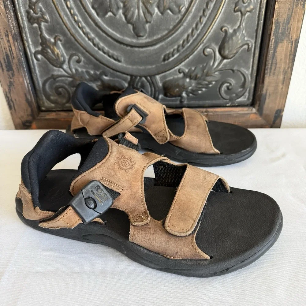 Reef Leather Outdoor Hiking Water Sandals Adjustable Straps Men's 10 US 43 EU‎