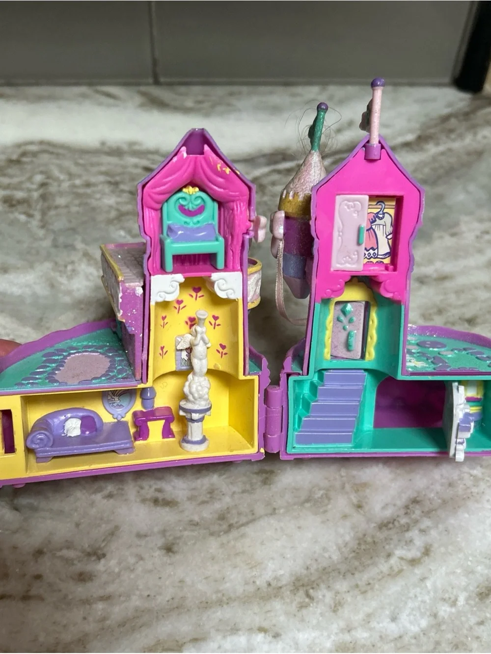 1995 Trendmasters Starcastle Pink Purple No Figure Open Toy House minature doll