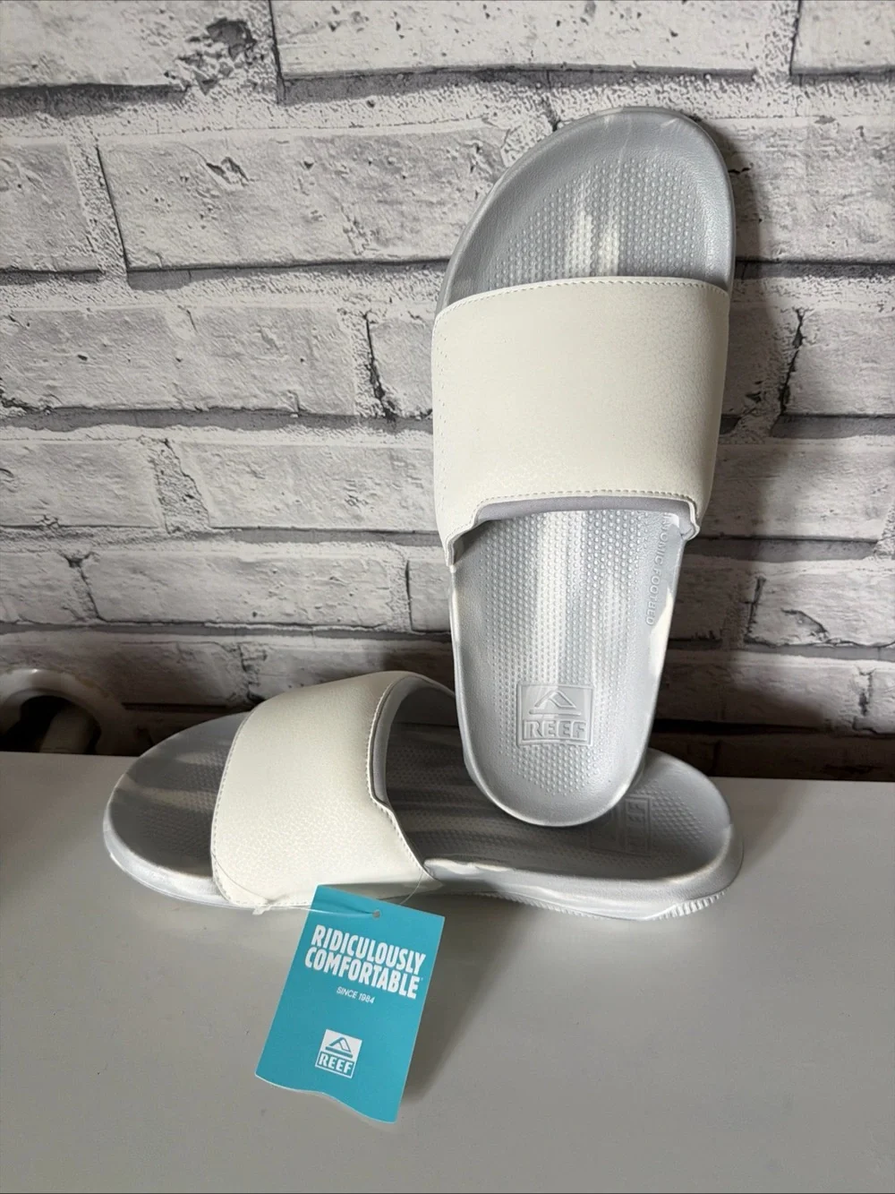 REEF Men's Size 10 Tailslide Slip-On Sandals. White. New with Tags