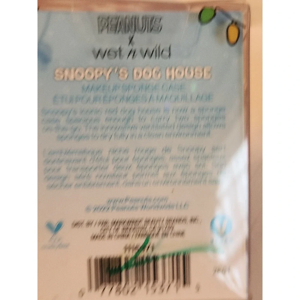 Peanuts x Wet n Wild Snoopy's Dog House Makeup Sponge Case Limited Edition New 2
