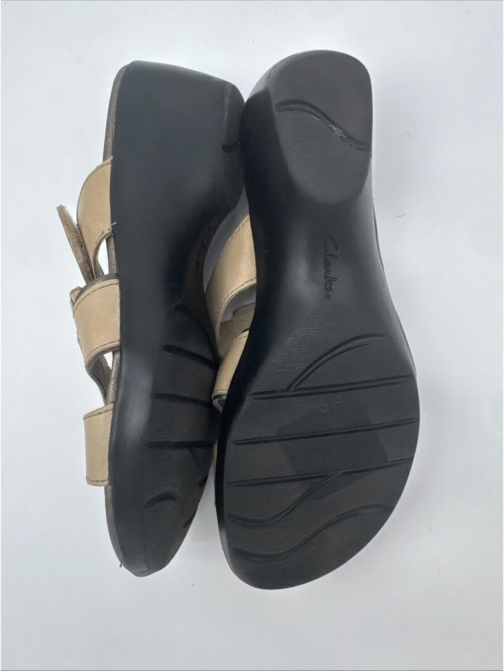 Clarks Bendables Women's Sandals Adjustable Strap, Leather, Beige, Size 7.5