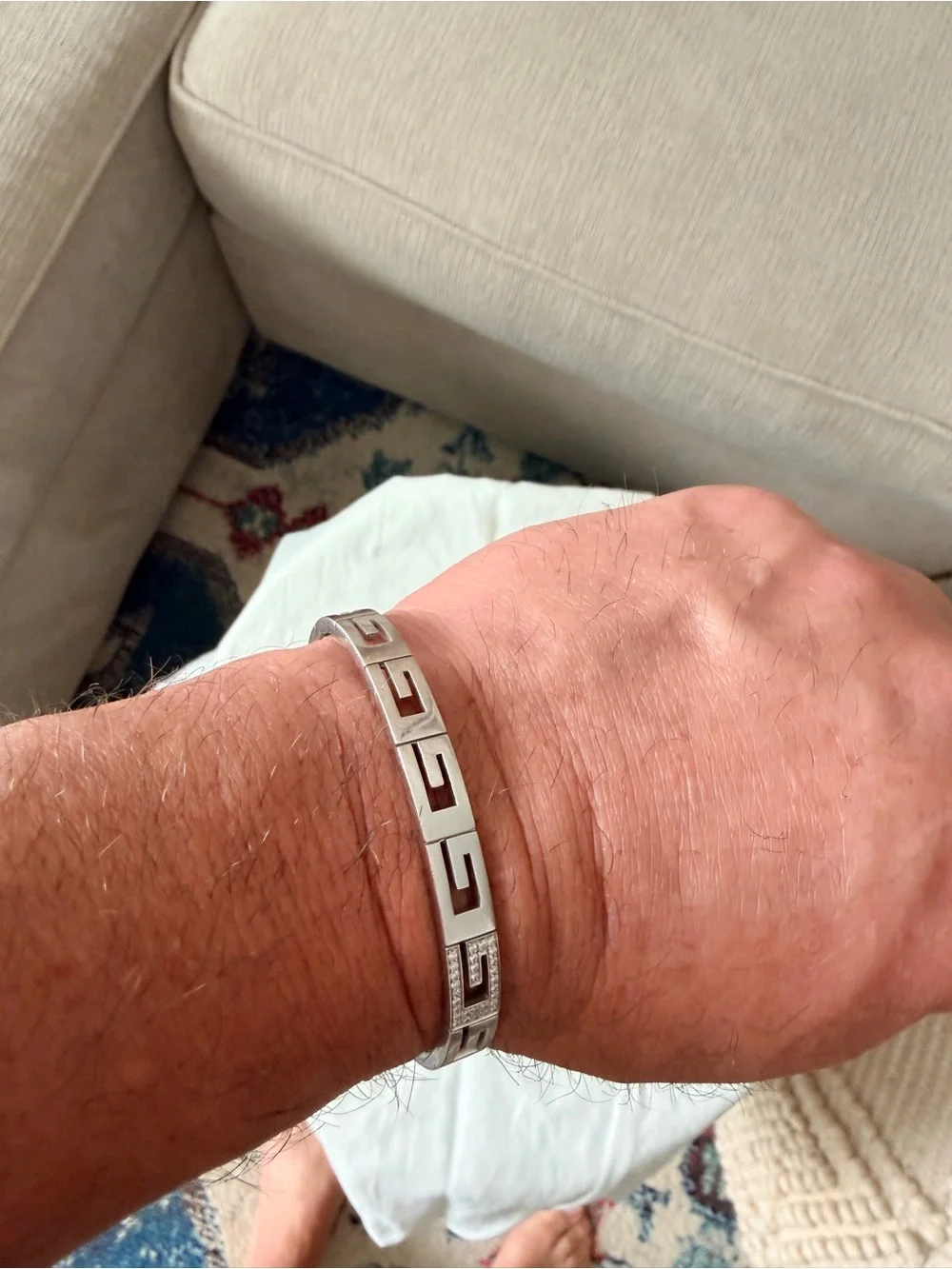 GUCCI White Gold/Diamond “G” logo bracelet