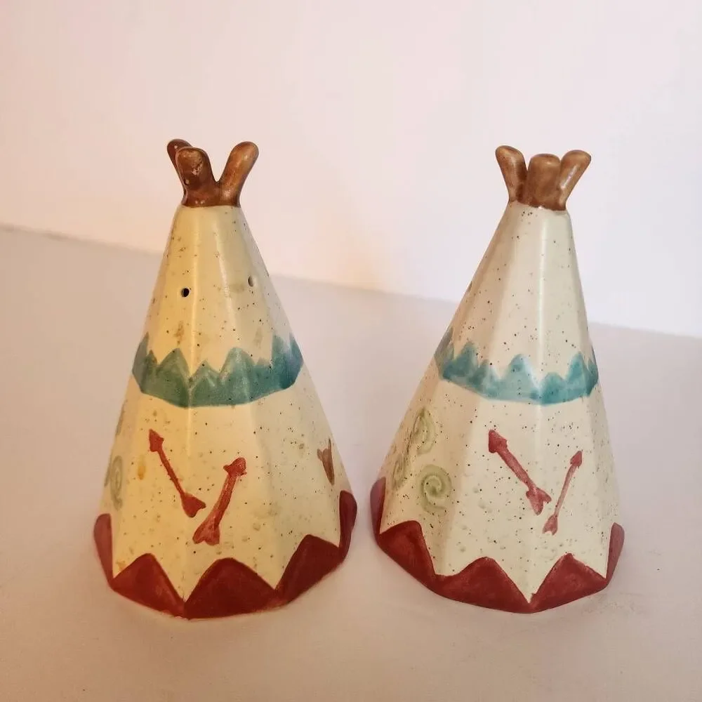 Vintage Treasure Craft Handpainted Teepee Salt and Pepper Shakers Mid Century So