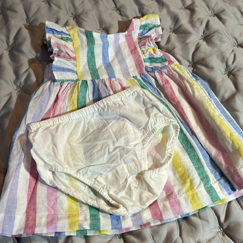 3 for 30$ Baby gap linen dress with bloomers