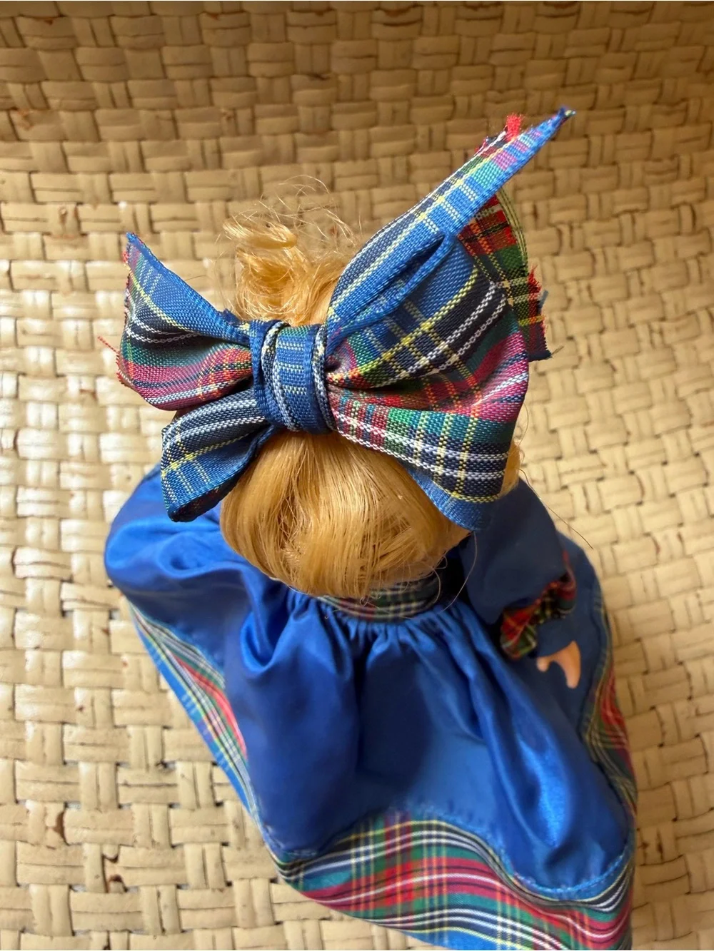 Madame Alexander trim collectible