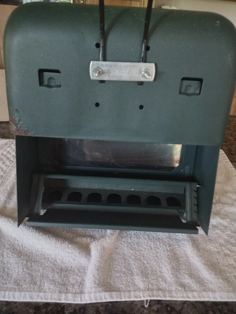 Heritage Farm Original Absilute Squireel Proof Bird Green Metal Model 7533 15 Lb