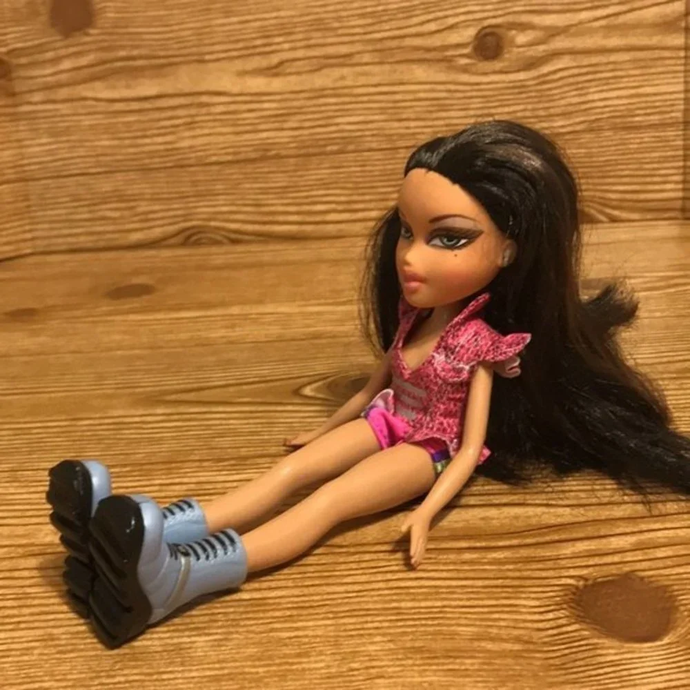 Bratz missing earring