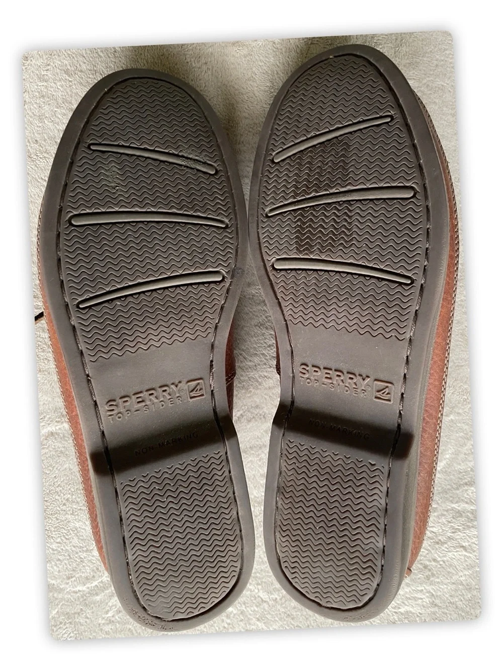Sperry classic top