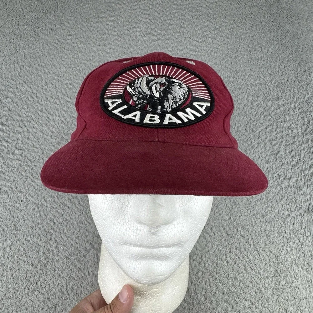 Top of the World crimson see logo