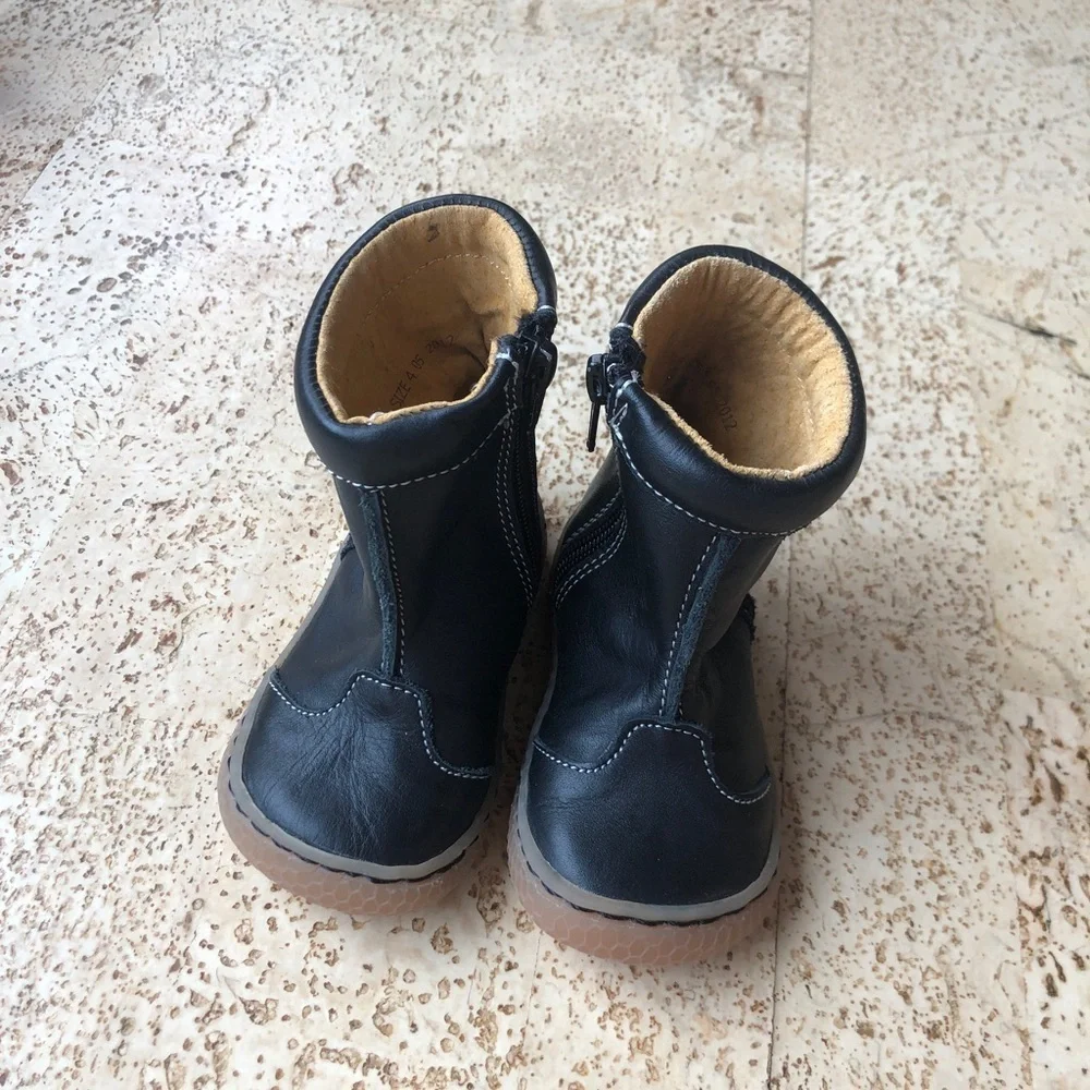 LIVIE & LUCA Black Leather Ruler Measuring Tape Boots Size 4