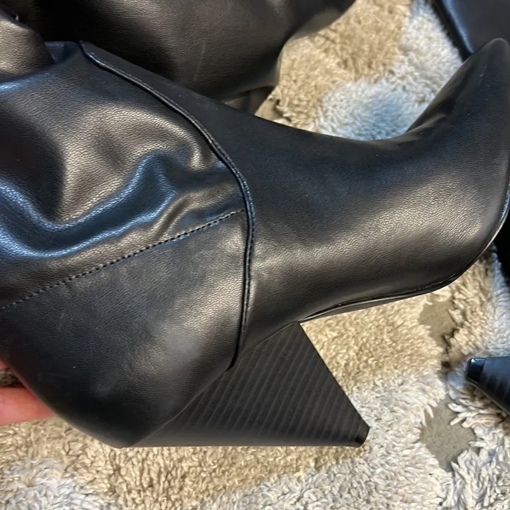 Indigo scuffs bottom