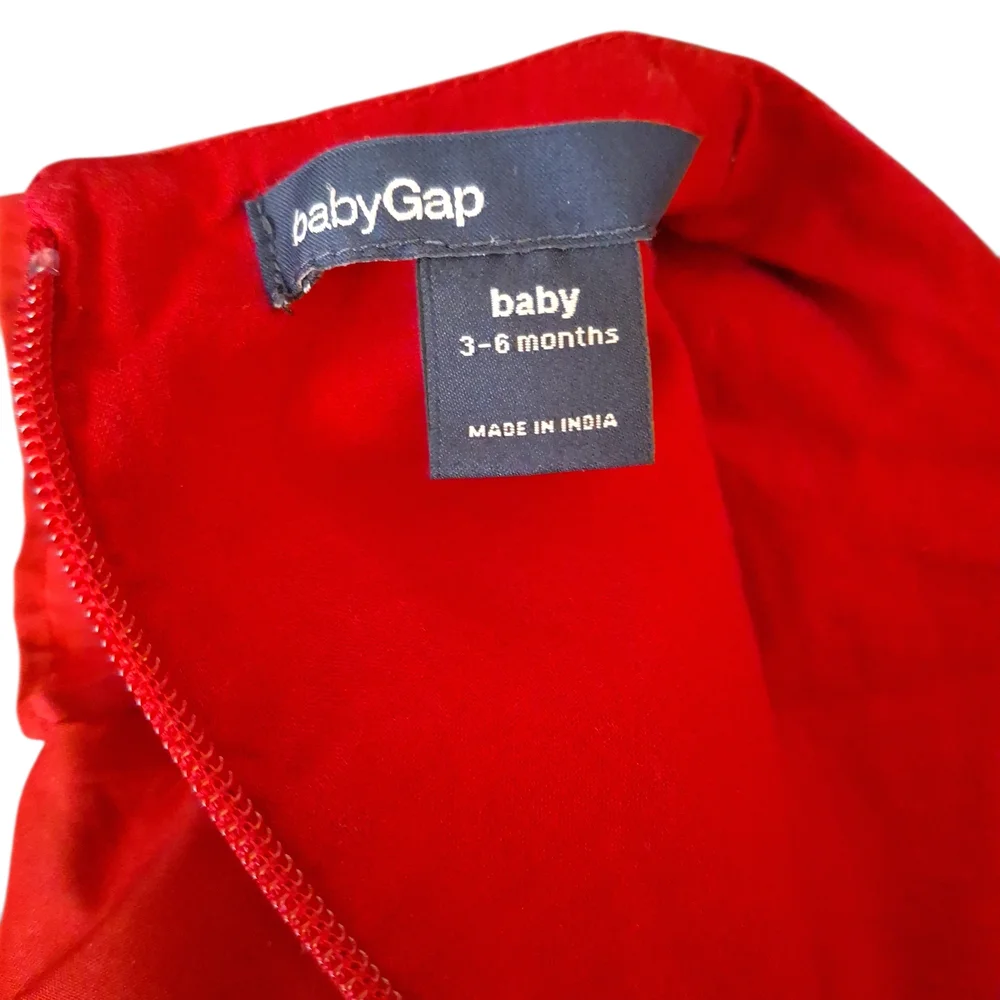 GAP charming red