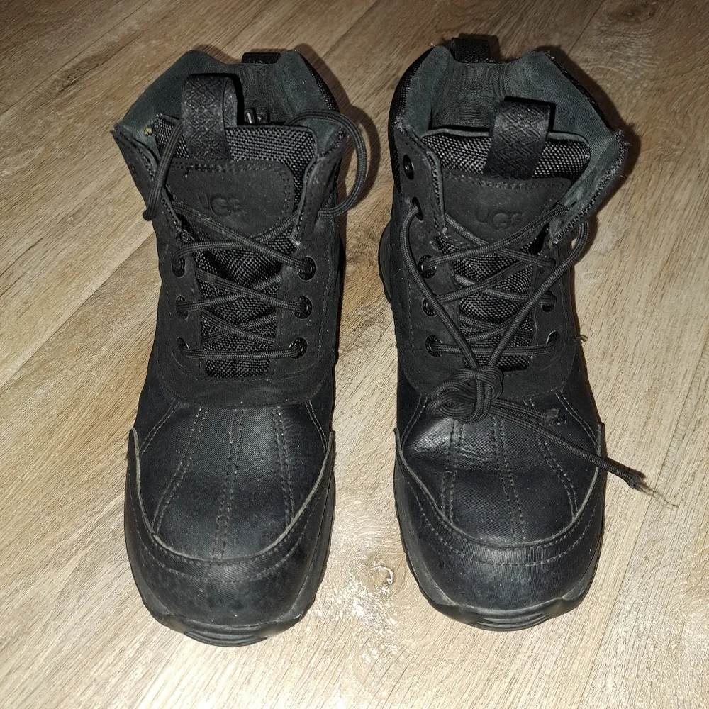 UGG sturdy ankle