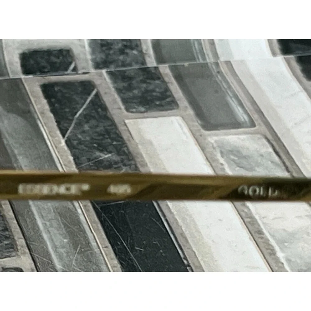 Essence 465 gold
